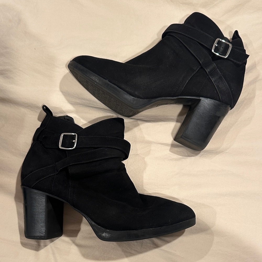 Elegant Black Ankle Boots